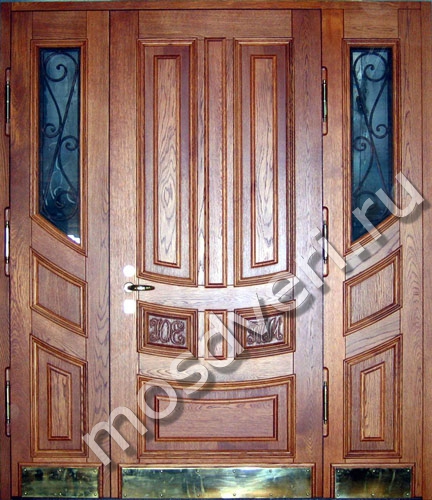 Парадная дверь из массива дуба со стеклом и ковкой - купить от производителя Мосдвери Парадная дверь из массива дуба со стеклом и ковкой